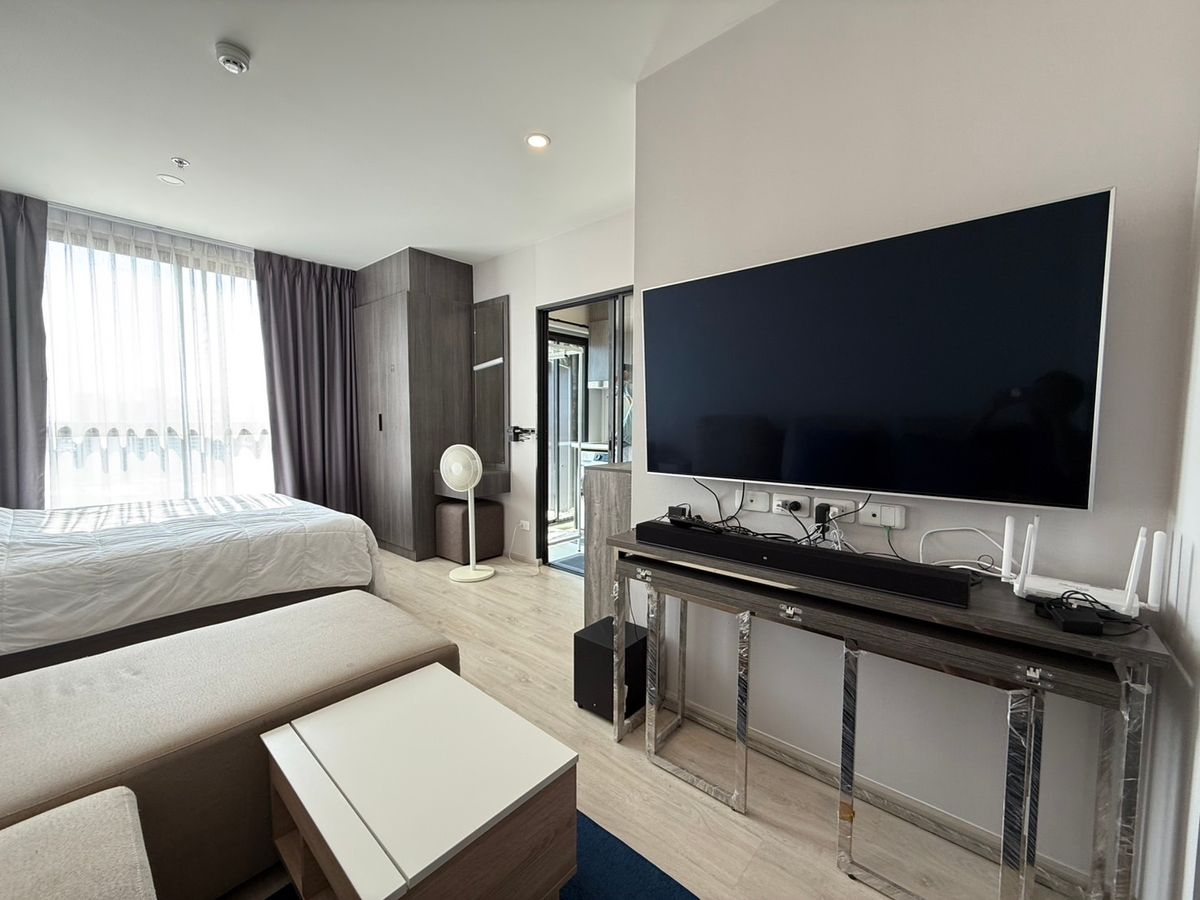 For RentCondoOnnut, Udomsuk : Complete items have a separate kitchen washing machine for rent Elio Del Nest. The room is ready to stay near BTS Udomsuk.