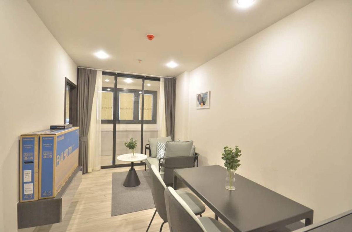 For RentCondoRatchadapisek, Huaikwang, Suttisan : XT Huaikhwang Condo for Rent, complete condo, ready to approach MRT, Huai Khwang, only 75 meters !!