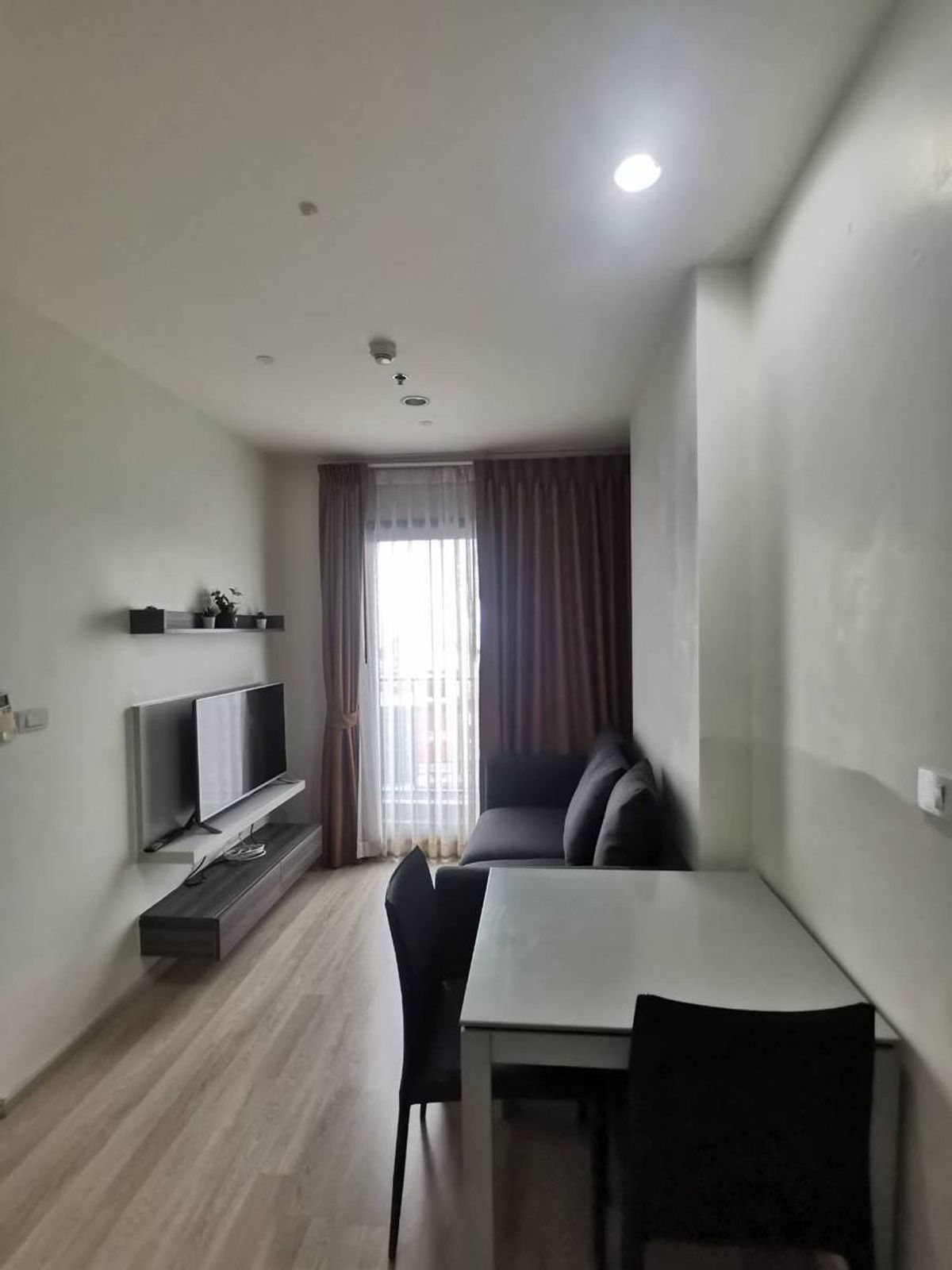 For RentCondoRatchadapisek, Huaikwang, Suttisan : Rent Centric Ratchada - Huai Khwang (Sentrak Ratchada -Huai Khwang), room, room, 25 April 68, Fir+Electrical appliances. Line: @551TXOMC