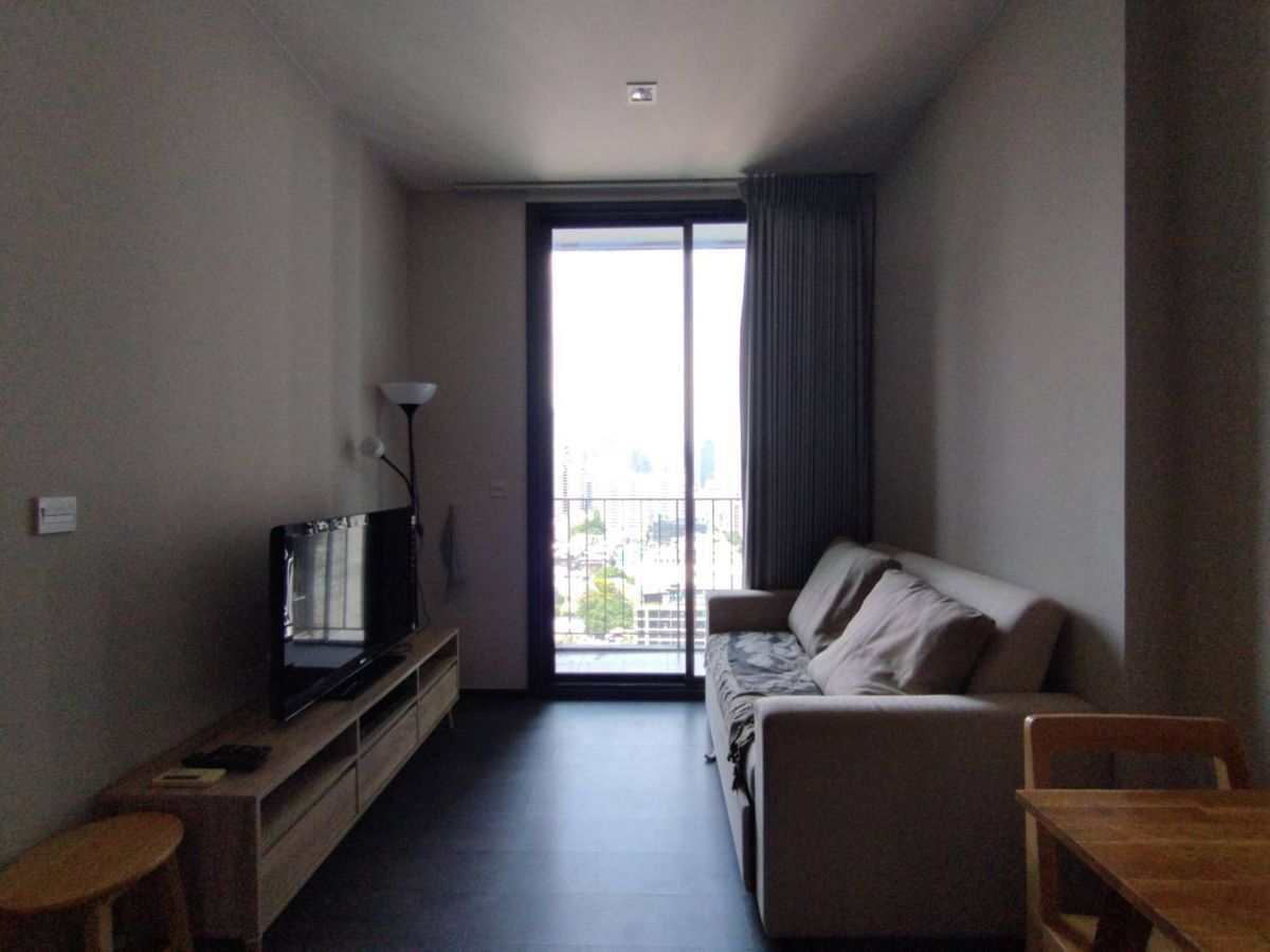 ให้เช่าคอนโดสุขุมวิท อโศก ทองหล่อ : Condo for rent  : Edge Sukhumvit 23(BTS Asoke ) MK-02  line @livingbkk