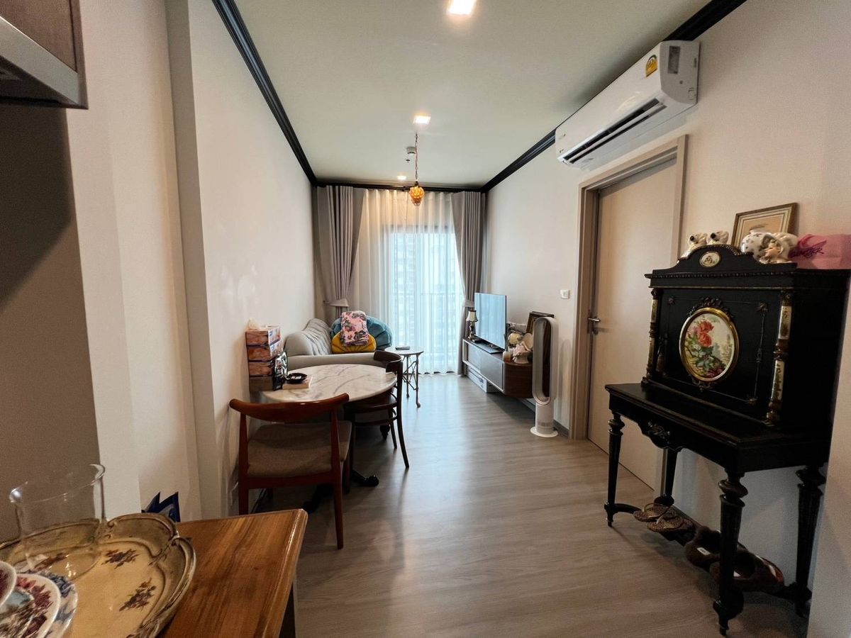 ขายคอนโดพระราม 9 เพชรบุรีตัดใหม่ RCA : ด่วน ห้องสวย The Base เพชรบุรี ทองหล่อ 1br 32.xsq.m. ชั้นกลาง ๆ ตกแต่งครบ เพียง 5.79mb. นัดชมห้อง โทร 0957615782