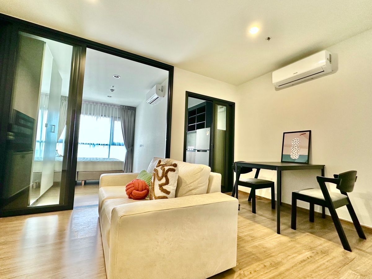 For RentCondoLadprao, Central Ladprao : 1 bedroom, 37 sq.w., high-class view, The Line Wide city view, ready to contact 064-932-4645 Ken