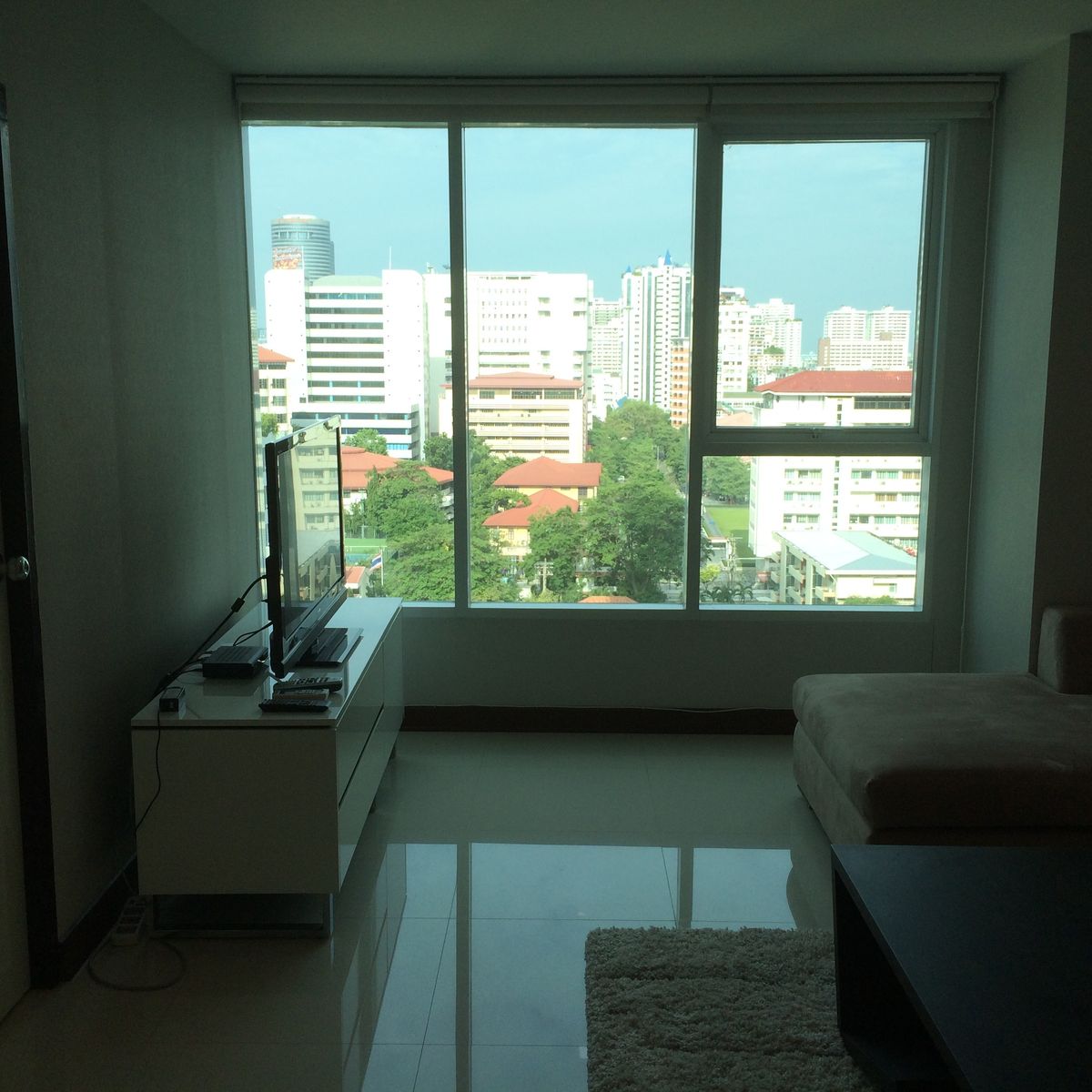 ให้เช่าคอนโดสุขุมวิท อโศก ทองหล่อ : ห้องหรู 2 นอน ให้เช่า พร้อมย้าย สุขุมวิท ลิฟวิ่ง ทาวน์