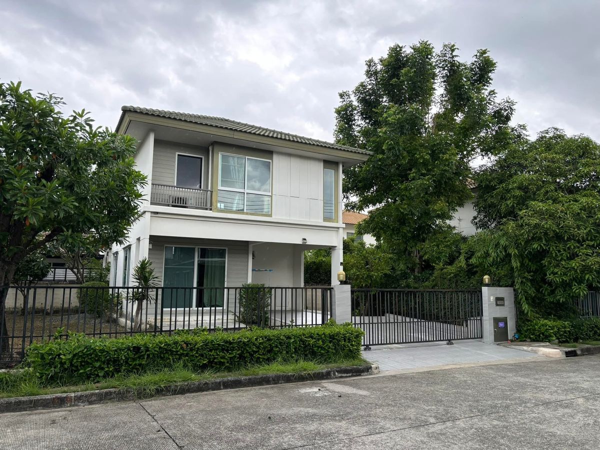 For RentHouseSamut Prakan,Samrong : Rent a resort style house Chonlada Village, Suvarnabhumi, near the airport 10 minutes, near The Royal Golf & Country Club