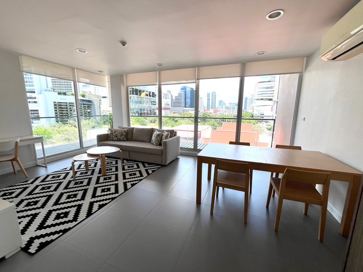 ให้เช่าคอนโดสุขุมวิท อโศก ทองหล่อ : PENTHOUSE (1 Bed 100 Sqm) CAT 😺🐈Friendly @BTS Prompting / RENT - Low Rise Condo - Rental Price 75,000 THB Negotiable