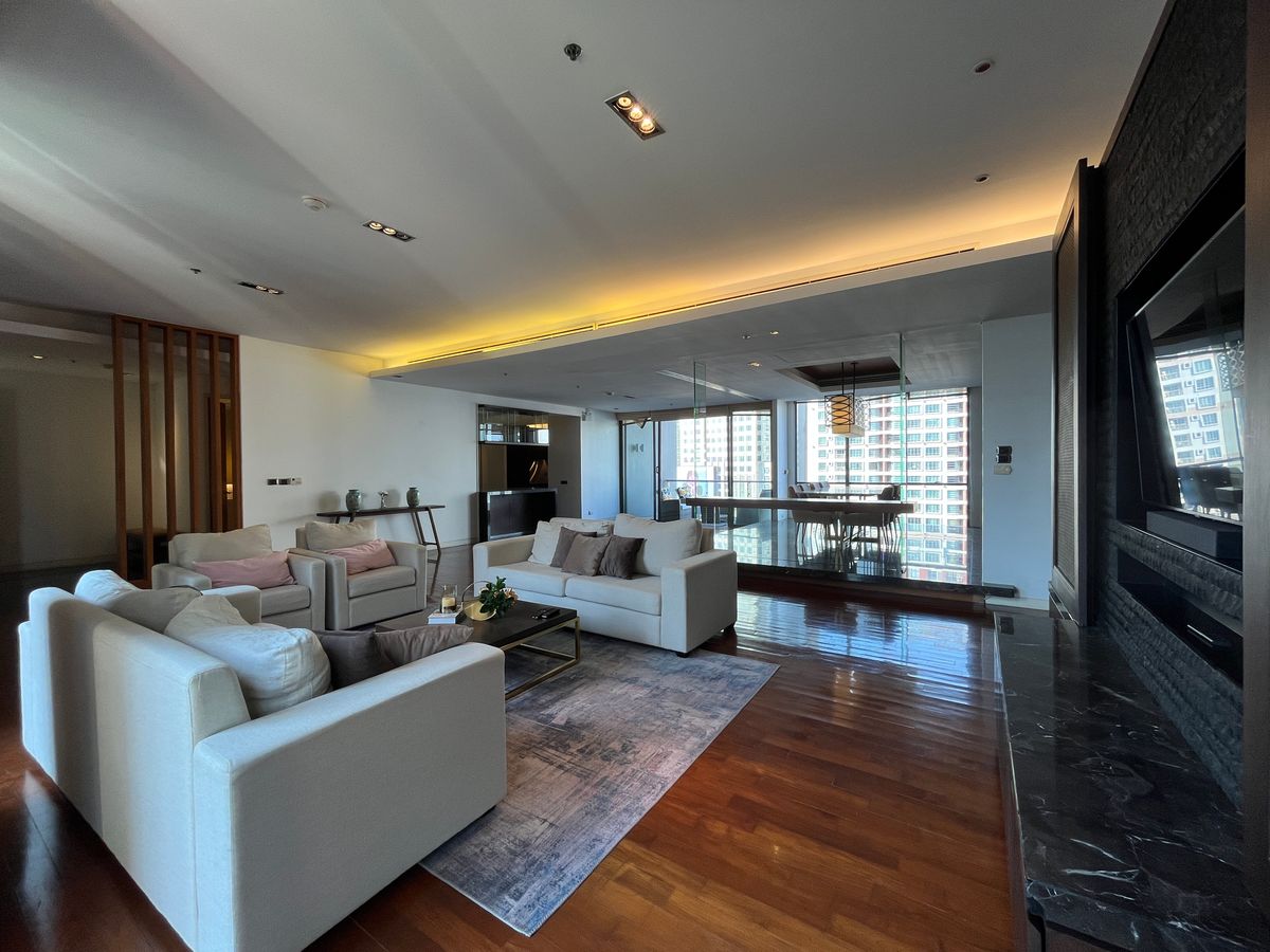 For RentCondoSukhumvit, Asoke, Thonglor : ✨ Domus Sukhumvit 16 – Peaceful, Spacious, Prime Asoke Location | Near BTS/MRT