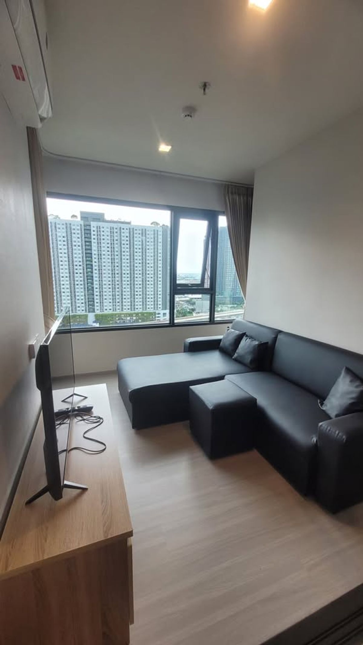 For RentCondoThaphra, Talat Phlu, Wutthakat : For Rent Life Sathorn Sierra 1BED Size 40 SQ.M. F/F