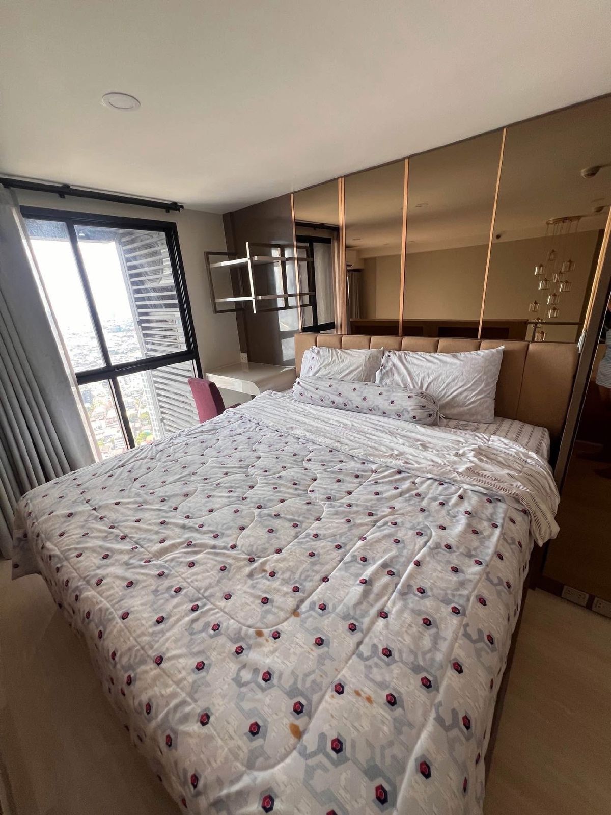 ให้เช่าคอนโดสาทร นราธิวาส : ให้เช่าคอนโดใจกลางทำเลธุรกิจ ห้องชั้นสูง วิวสวย ใกล้BTSช่องนนทรีย์ สนใจทักได้ค่า