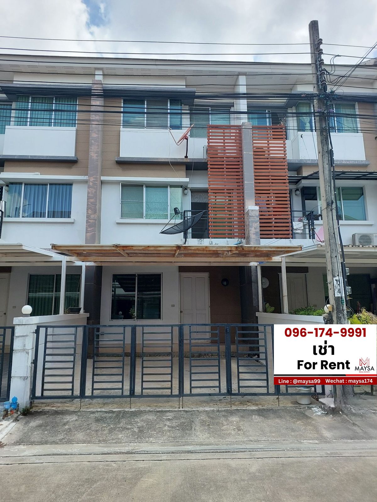 For RentTownhomeLadkrabang, Suwannaphum Airport : 🏡 3 -story townhome rental near Robinson Lat Krabang Near the Suvarnabhumi Airport 🎉 Robinson Lifestyle Lat Krabang 1 km. Furniture and electrical appliances Ready to move in ✅✅