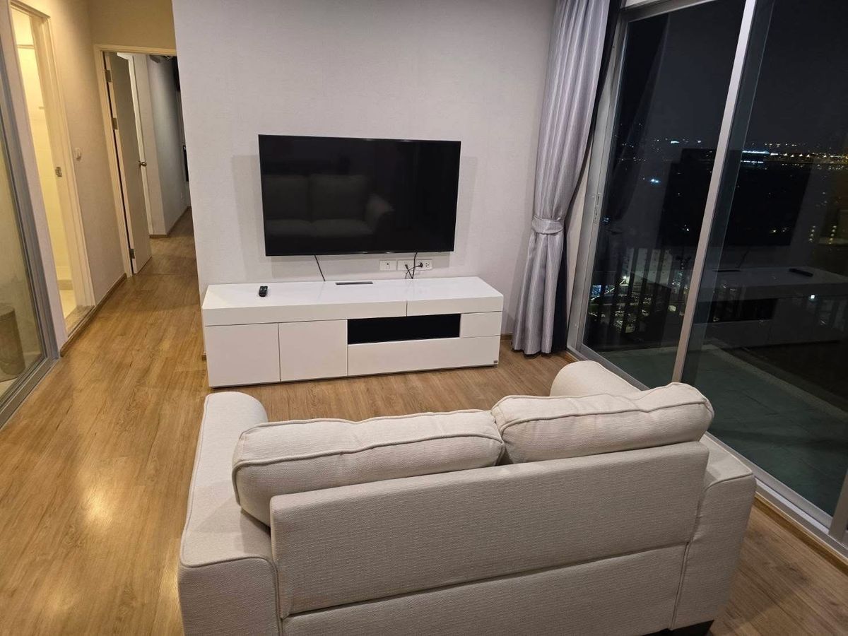 For RentCondoSathorn, Narathiwat : SN888272 The best value in the project Condo Fuse Chan Sathorn