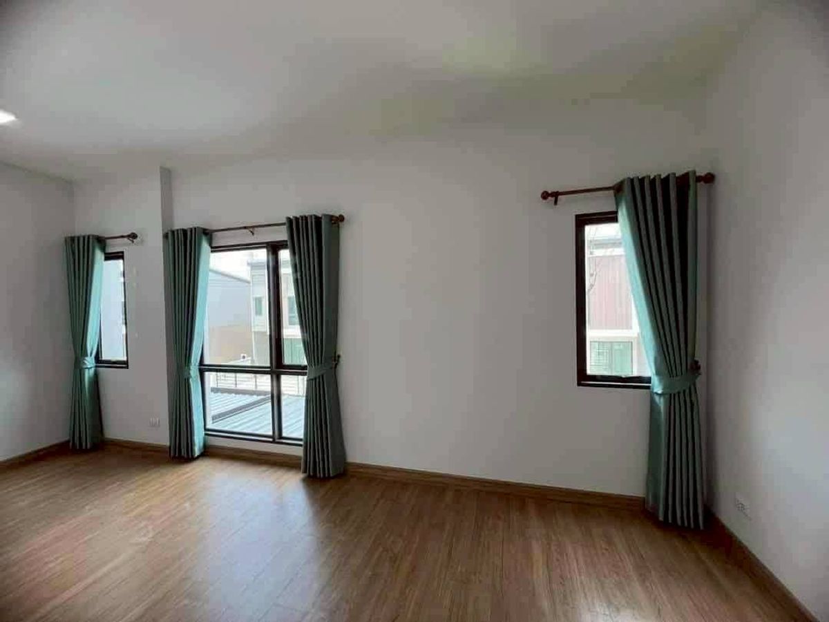Townhome for rent, Pleno Petchkasem-Sai 4  🏡🎊💸  Loading...