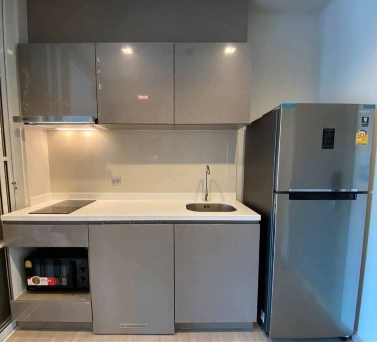 18,500 BAHT/Month, Life Asoke Rama 9 Loading...