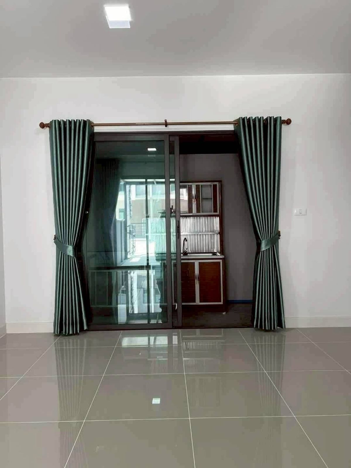 Townhome for rent, Pleno Petchkasem-Sai 4  🏡🎊💸  Loading...