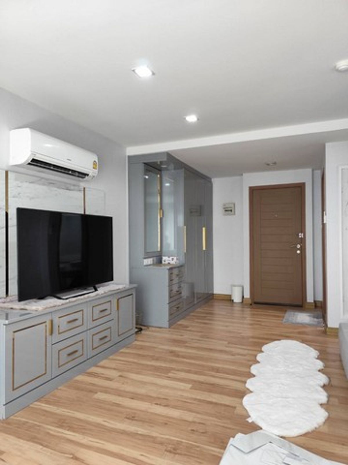 ขายคอนโดพัทยา บางแสน ชลบุรี สัตหีบ : [ขาย] The Sand Bangsaen | ห้องสตูดิโอ 34 ตร.ม. | ชั้น 2 | บิ้วท์อินใหม่ทั้งห้อง | 2.45 ล้าน ทำเลพิเศษ ติดทะเล