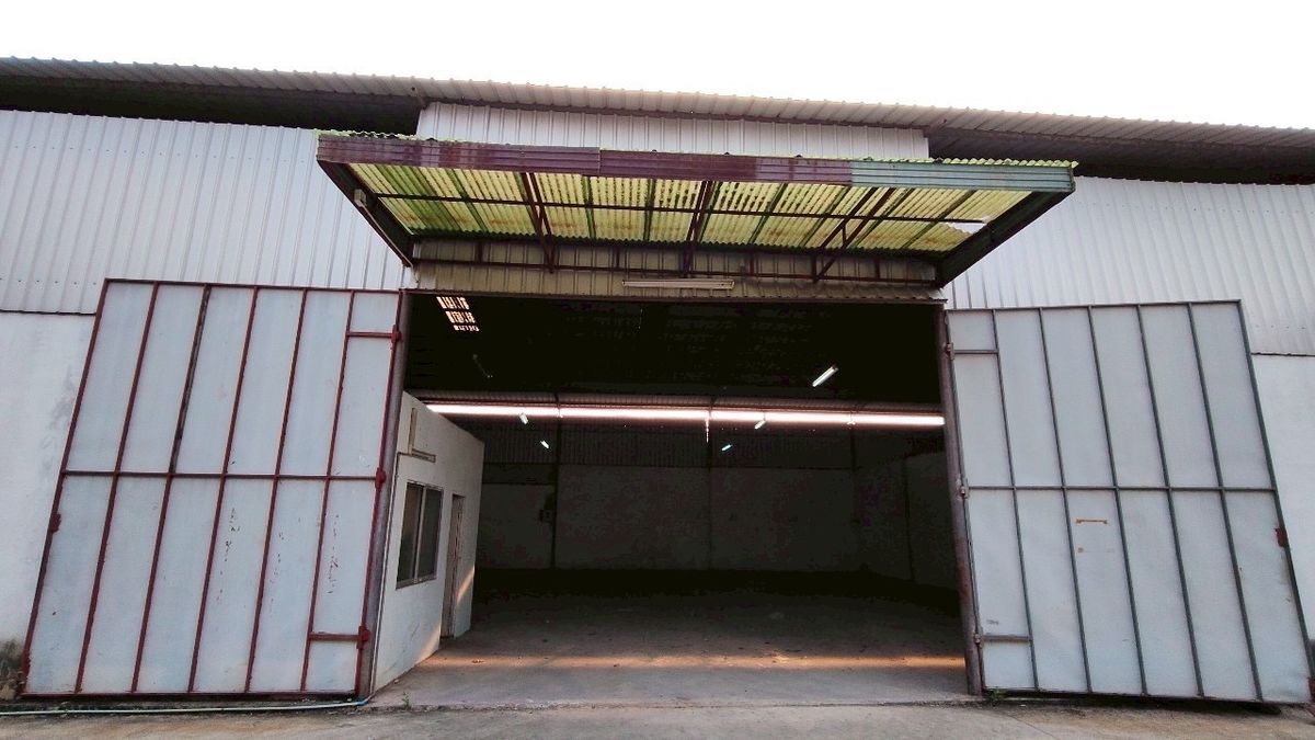 ให้เช่าโกดังพระราม 2 บางขุนเทียน : 🚀 โกดังให้เช่า ด่วน! ราคาถูก ทำเลทอง พระราม 2 ซอย 82 (ซอยรางโพธิ์)
ราคาสุดคุ้ม! ใกล้ทางด่วน เดินทางสะดวก!