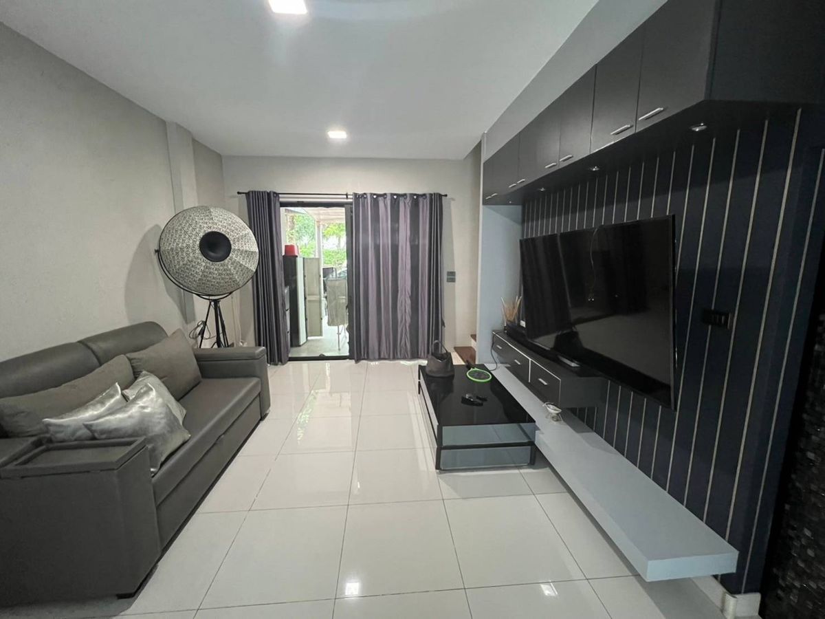 ให้เช่าทาวน์โฮมนวมินทร์ รามอินทรา : ระเบียง Ramintra 65