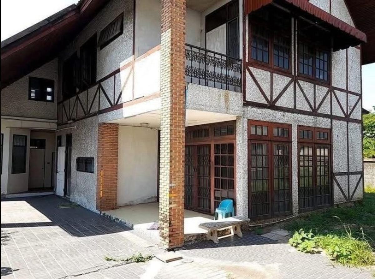 For RentHouseSukhumvit, Asoke, Thonglor : LTHC12407 - House for Rent in Sukhumvit Size 200 SQ.W 6 Beds 6 Baths Near BTS Bang Chak Station Only 59K/Month