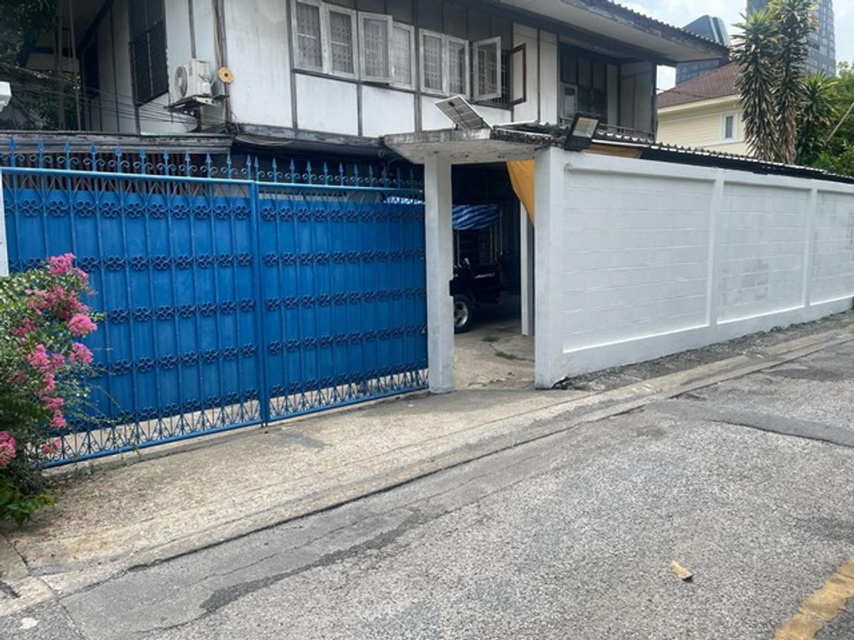 ให้เช่าบ้านคลองเตย กล้วยน้ำไท : HR2408ให้เช่าบ้านเดี่ยว เนื้อที่ 122 ตรว.ย่านพระราม 4 ใกล้อาคารมาลีนนท์ เหมาะทำเป็นโฮมออฟฟิศ หรืออยู่อาศัย