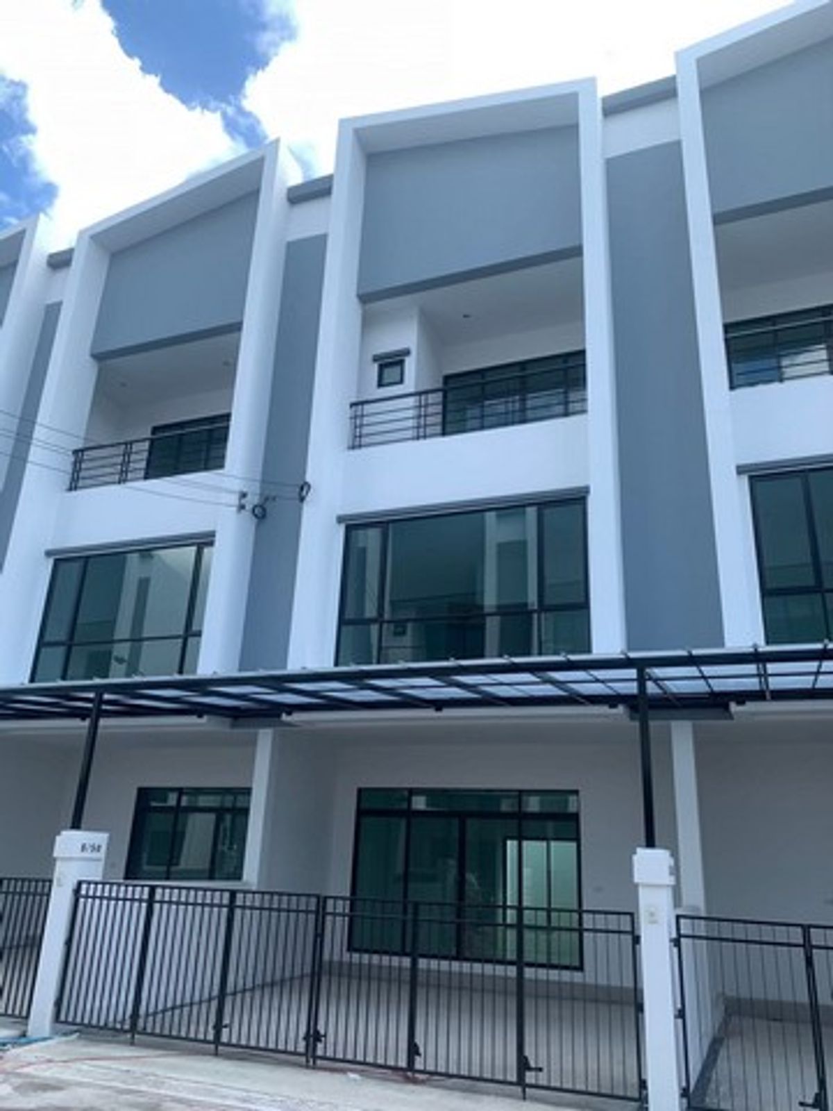 For RentTownhomeOnnut, Udomsuk : HR2416 3 -story townhome for rent. Cordiz Udomsuk Project, beautifully decorated with