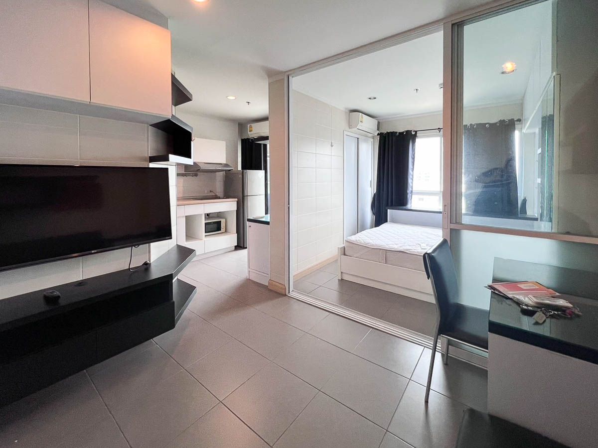 ให้เช่าคอนโดพัฒนาการ ศรีนครินทร์ : ให้เช่า คอนโด Lumpini Place ศรีนครินทร์ หัวหมาก สเตชั่น แบบ 1 ห้องนอน 26 ตรม เฟอร์นิเจอร์ เครื่องใช้ไฟฟ้าครบ ใกล้ Airport Link อ่อนนุช พัฒนาการ สวนหลวง พระราม 9 รามคำแหง กรุงเทพกรีฑา : MJ25R-011