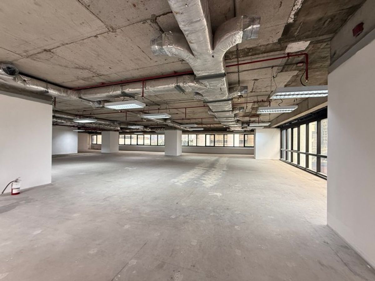 For RentOfficeSathorn, Narathiwat : HR2414 for rent at office size 642 sqm. In the Sathorn Tower Building, connecting the Skywalk directly to BTS Chong Nonsi.