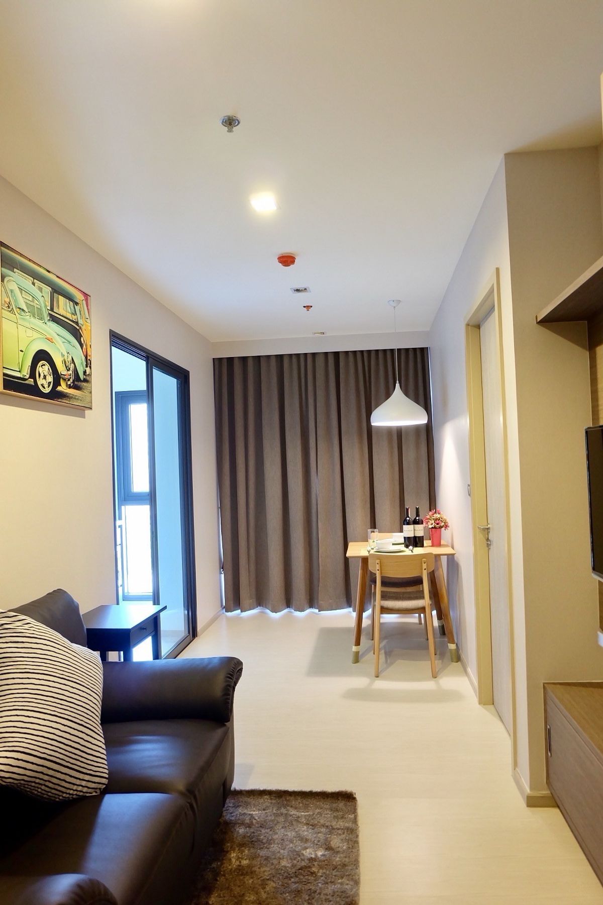 For RentCondoSukhumvit, Asoke, Thonglor : Rare Price !! 1 bedroom, 1 bathroom 34 sq.m. There is a lot of pleasure.