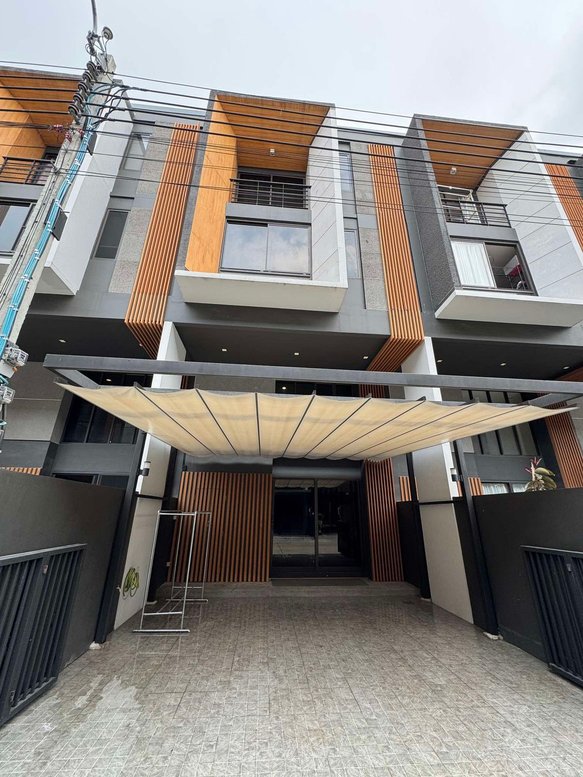 For RentTownhomePattanakan, Srinakarin : For Rent Shizen Phatthanakan 32 Bedroom