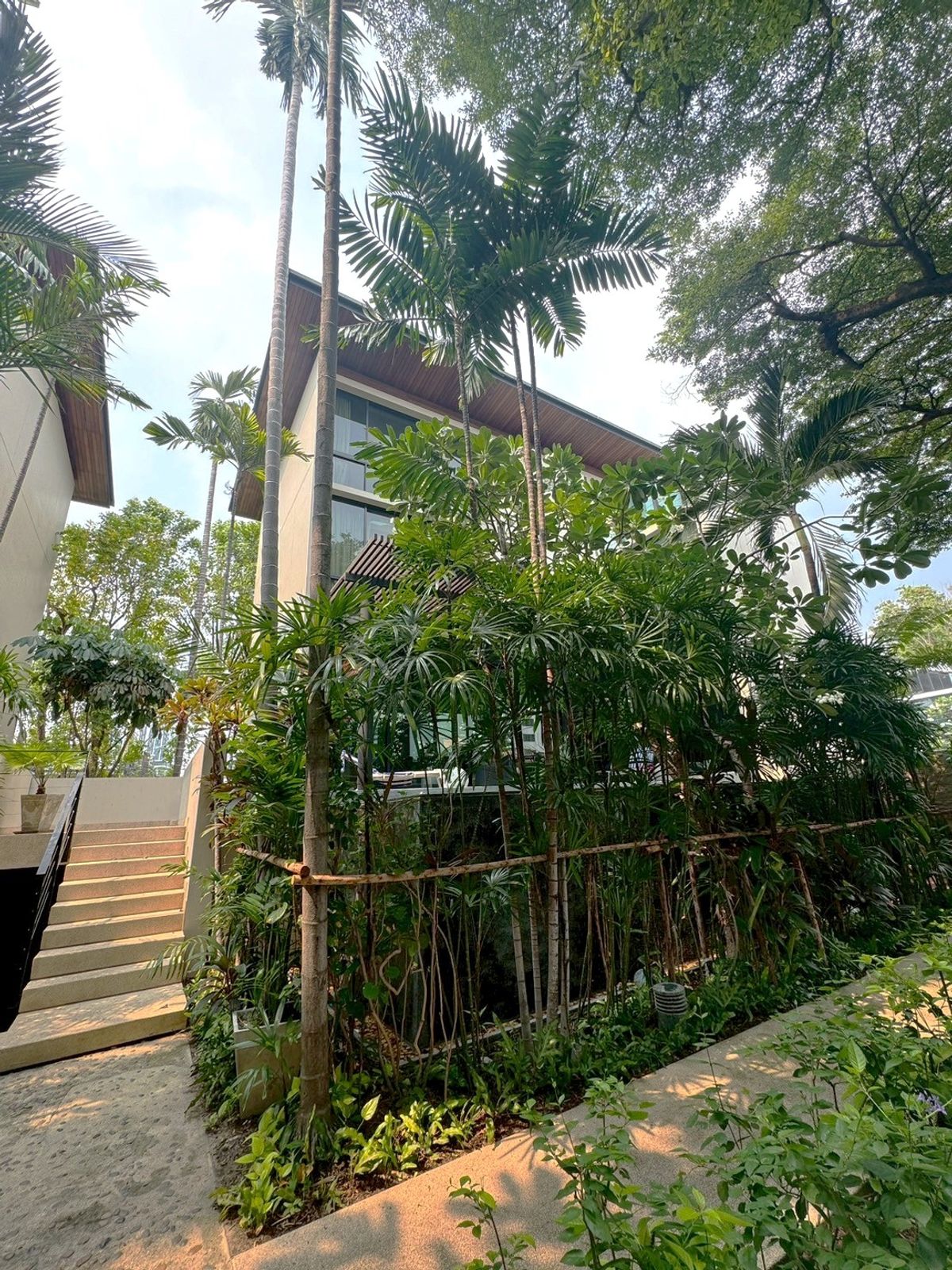 ให้เช่าบ้านสุขุมวิท อโศก ทองหล่อ : บ้านเดี่ยวในโครงการส่วนตัว ย่านเอกมัย ** NO CO-AGENT ** 