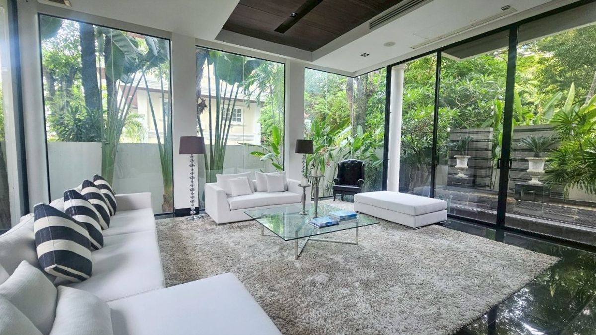 ขายบ้านพระราม 9 เพชรบุรีตัดใหม่ RCA : บ้านเดี่ยวส่วนตัวในซอยศูนยวิจัย, 4 ห้องนอน 5 ห้องน้ำ, ดาดฟ้า