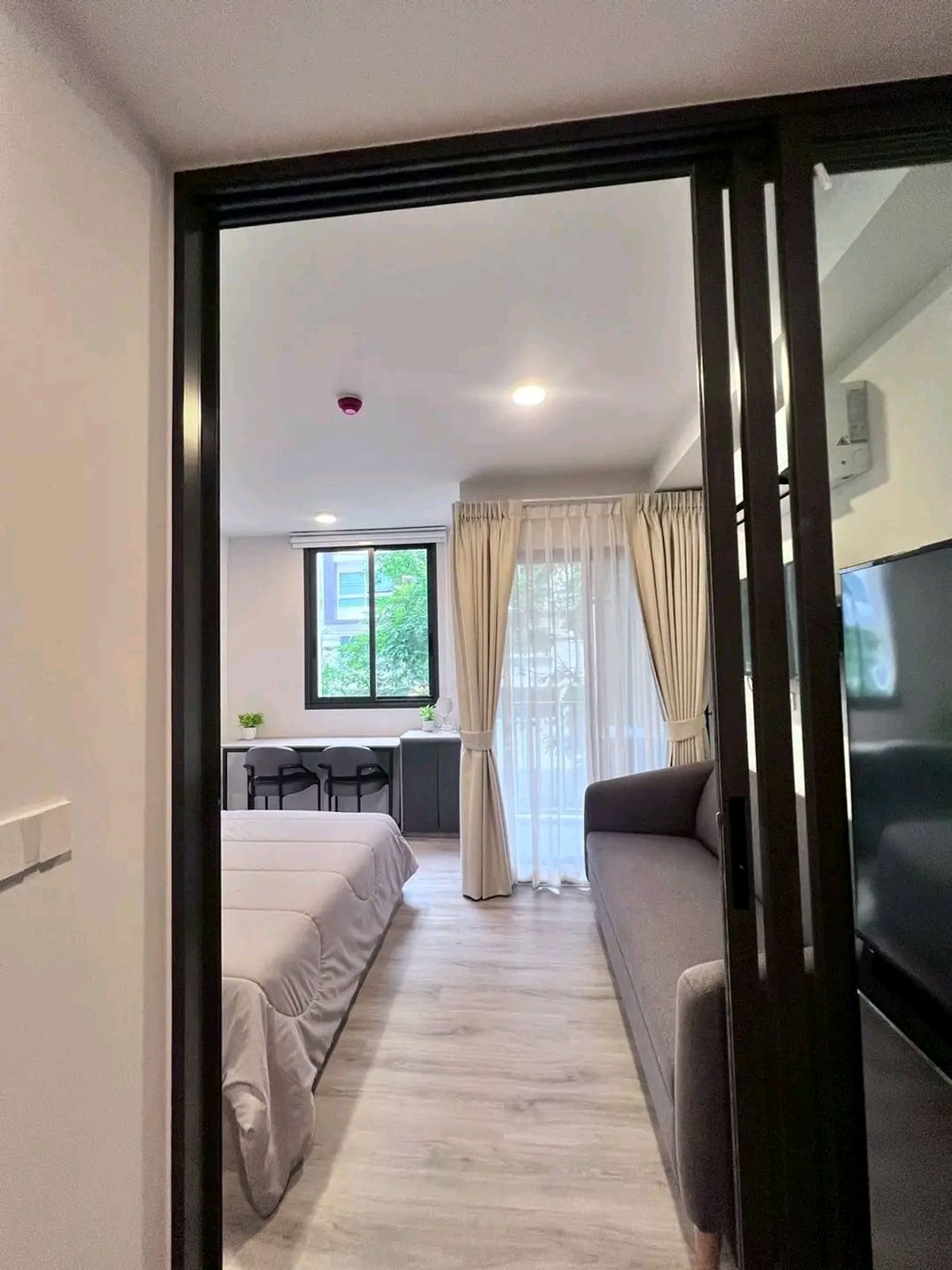 ให้เช่าคอนโดรัชดา ห้วยขวาง : QUINTARA MHyGEN รัชดา-ห้วยขวาง LOW-RISE NEW CONDO MRT ห้วยขวาง📍ตึก A ชั้น 2 22 ตรม1 ห้องนอน 1 ห้องน้ำห้องใหม่พร้อมอยู่  KIM คิม LINE: miragerichcondo โทร 0842914701