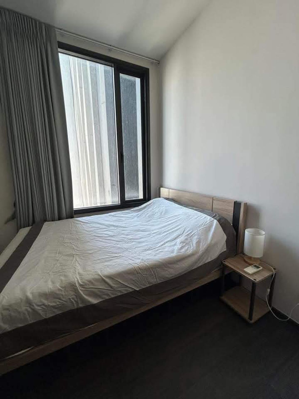For RentCondoSukhumvit, Asoke, Thonglor : Condo the Edge Sukhumvit 23 is available for rent near MRT Sukhumvit and BTS Asoke. Interested.