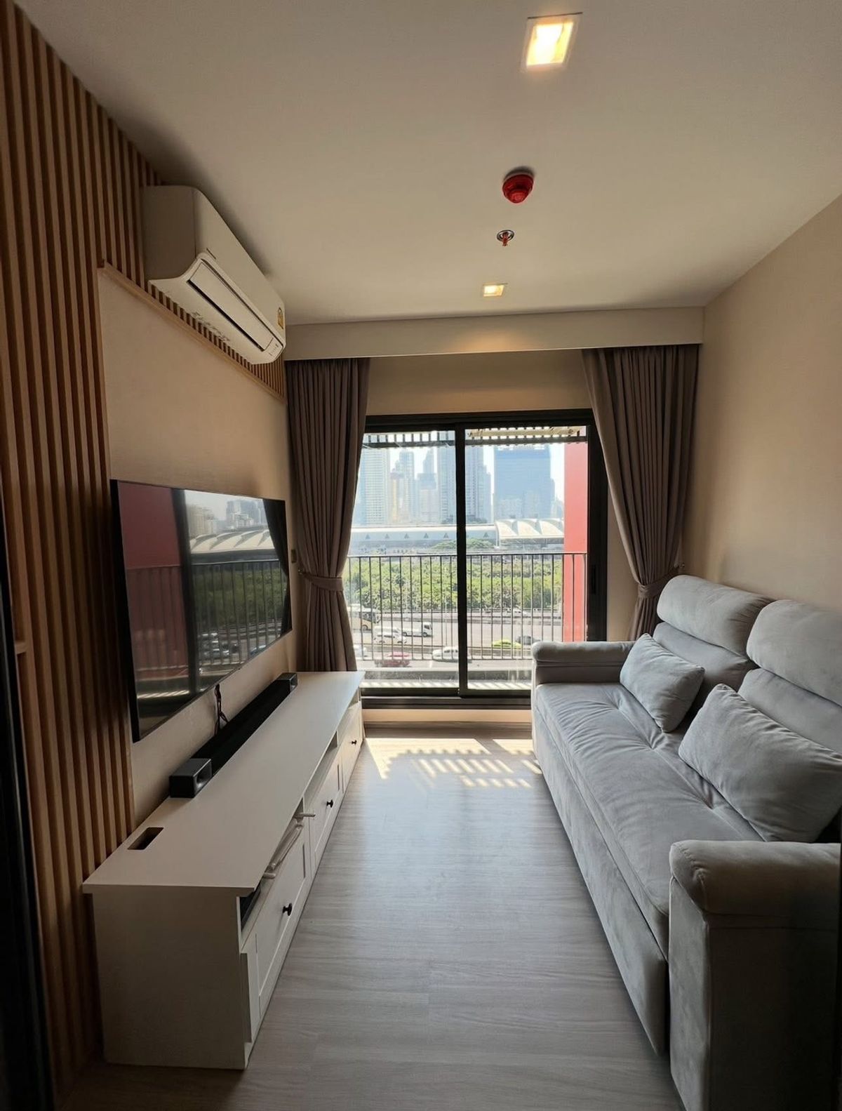 For RentCondoRama9, Petchburi, RCA : ✨ For Rent: Life Asoke Hype Condo