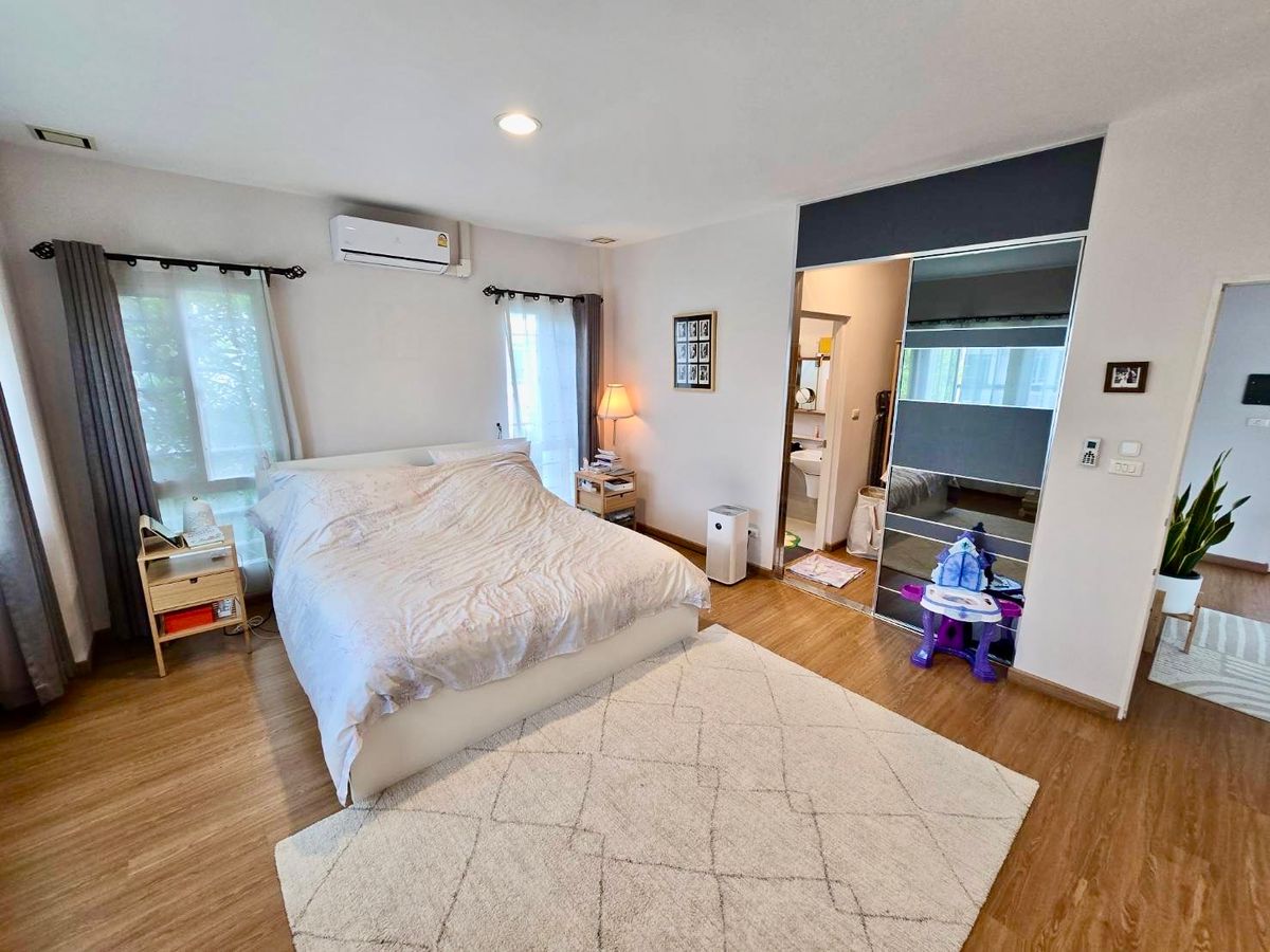 For RentHousePattanakan, Srinakarin : For Rent: Modern 2-Storey Detached House – Mantana Rama 9 – Srinakarin Project Spacious, pet-friendly home in a peaceful community near top international schools