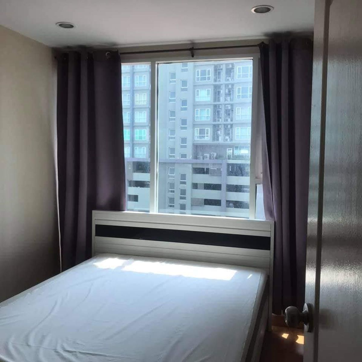 ขายคอนโดวงเวียนใหญ่ เจริญนคร :  คอนโด ใกล้ BTS กรุงธนบุรี เพียง 200 เมตร เฟอร์ครบ พร้อมอยู่（มีรถรับส่งBTSฟรี)​ Inbox ด่วนๆๆๆ