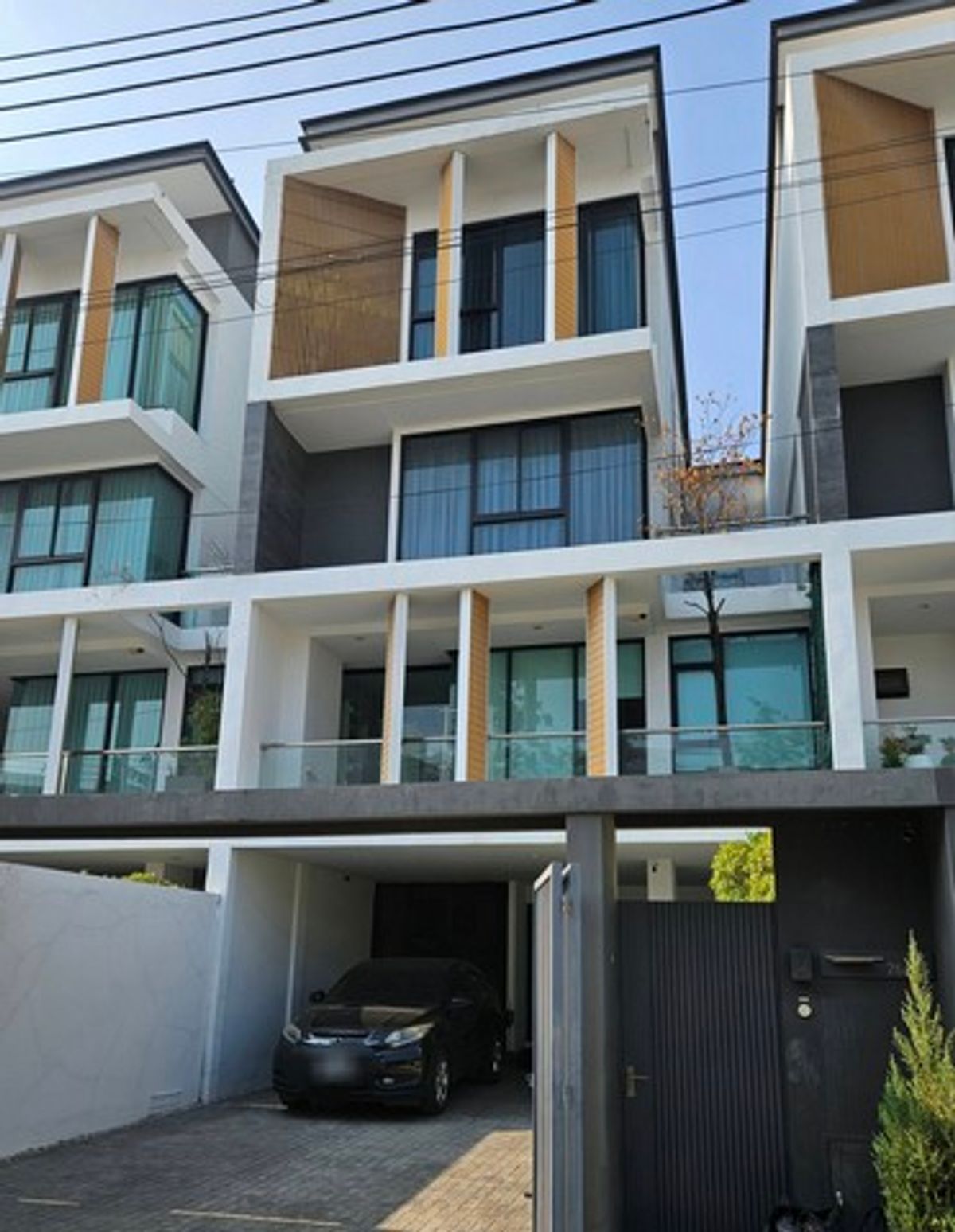 ให้เช่าทาวน์โฮมโชคชัย4 ลาดพร้าว71 : HR2430ขายและให้เช่าทาวน์โฮม 3.5 ชั้น โครงการGlam ลาดพร้าว 71 ใกล้เลียบด่วนรามอินทรา เหมาะอยู่อาศัยหรือทำเป็นโฮมออฟฟิศ