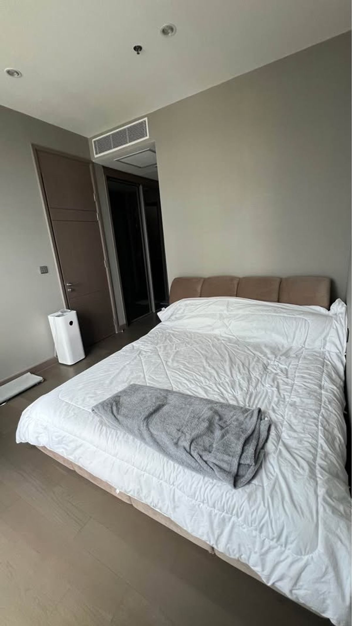 CondoRama9, Petchburi, RCA : Rent The ESSE at Singha Complex. Price 43,000 baht. Selling price 13,500,000 baht [MKSR250512]