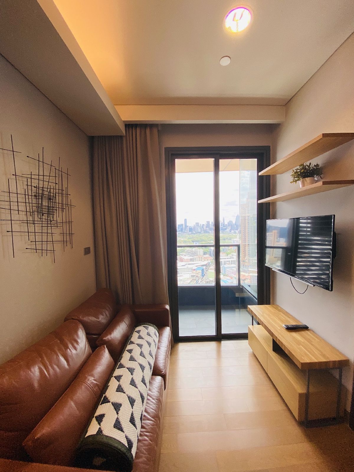 ให้เช่าคอนโดสุขุมวิท อโศก ทองหล่อ : ให้เช่า คอนโดหรูใจกลางสุขุมวิท – The Lumpini 24ใกล้ BTS พร้อมพงษ์ และ MRT ศูนย์ประชุมแห่งชาติสิริกิติ์วิวสุดปัง เห็นศูนย์ประชุมสิริกิติ์แบบเต็มตา!