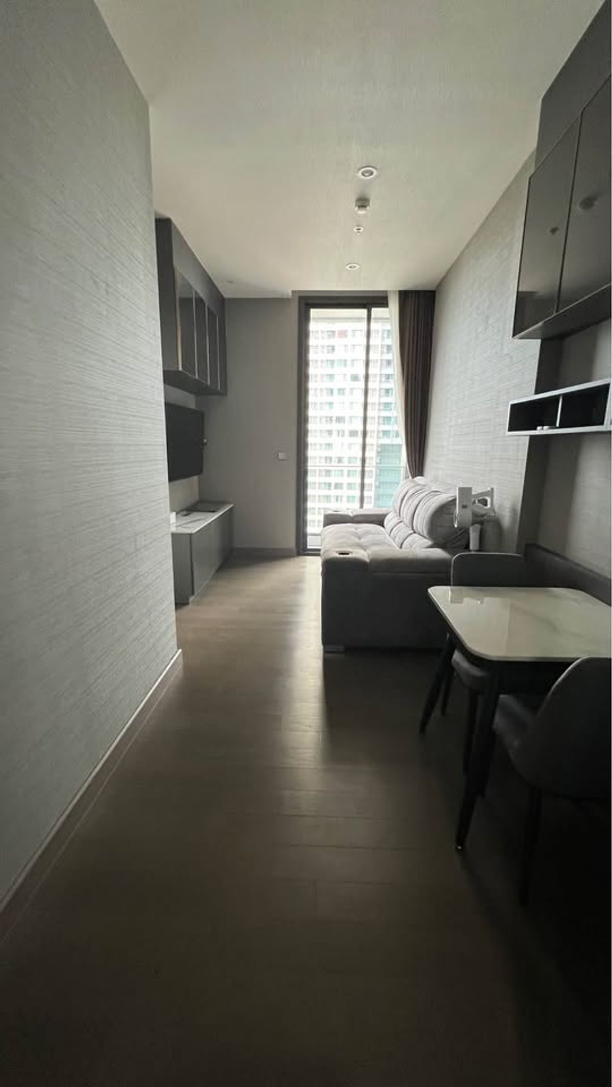 ให้เช่าคอนโดพระราม 9 เพชรบุรีตัดใหม่ RCA : ✨ ให้เช่าคอนโดหรูใจกลางอโศก-เพชรบุรี @The ESSE at Singha Complex | ห้องสวย แต่งครบ พร้อมอยู่ | ติด MRT เพชรบุรี และทางด่วน | 💸 ให้เช่าเพียง 43,000 บาท/เดือน