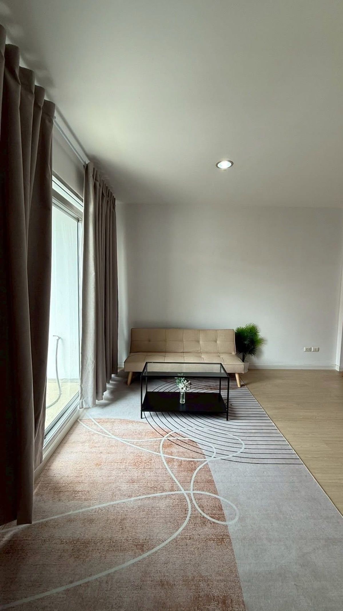 ให้เช่าทาวน์โฮมพัฒนาการ ศรีนครินทร์ : ให้เช่าทาวน์โฮม/โฮมออฟฟิศ บ้านกลางเมืองรอยัลโมนาโค ซ.ศรีนครินทร์24 ใกล้ Seacon Square ศรีนครินทร์, ARL หัวหมาก