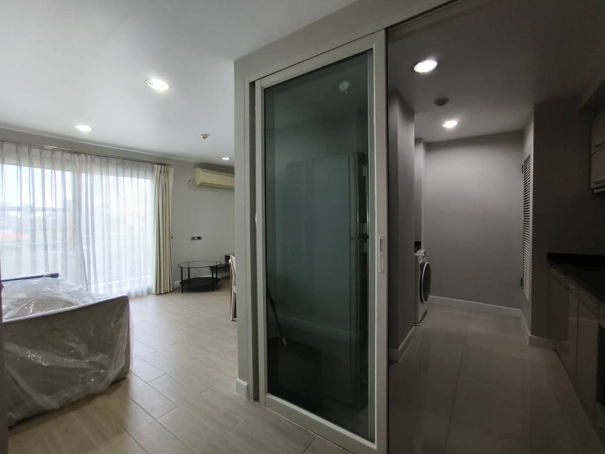 ให้เช่าคอนโดสุขุมวิท อโศก ทองหล่อ :  Condo for rent  : The Crest Sukhumvit 49( BTS  Thonglor ) MK-02  line @livingbkk