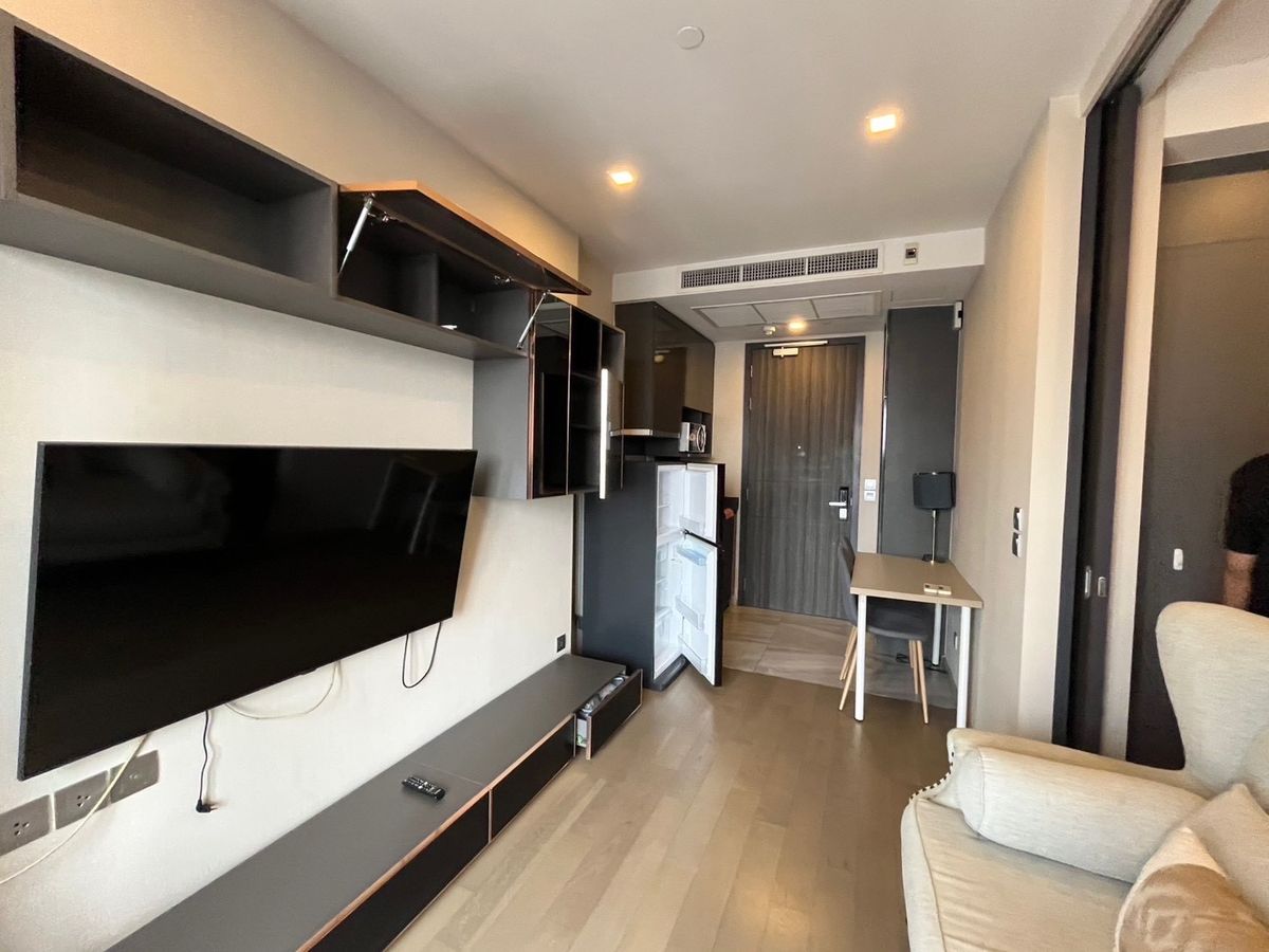 For RentCondoSukhumvit, Asoke, Thonglor : For Rent Ashon Asoke 1, 1 bedroom, 1 water 34.5 tables, high class, well decorated Ready to stay without Defect ... !!! 
 
