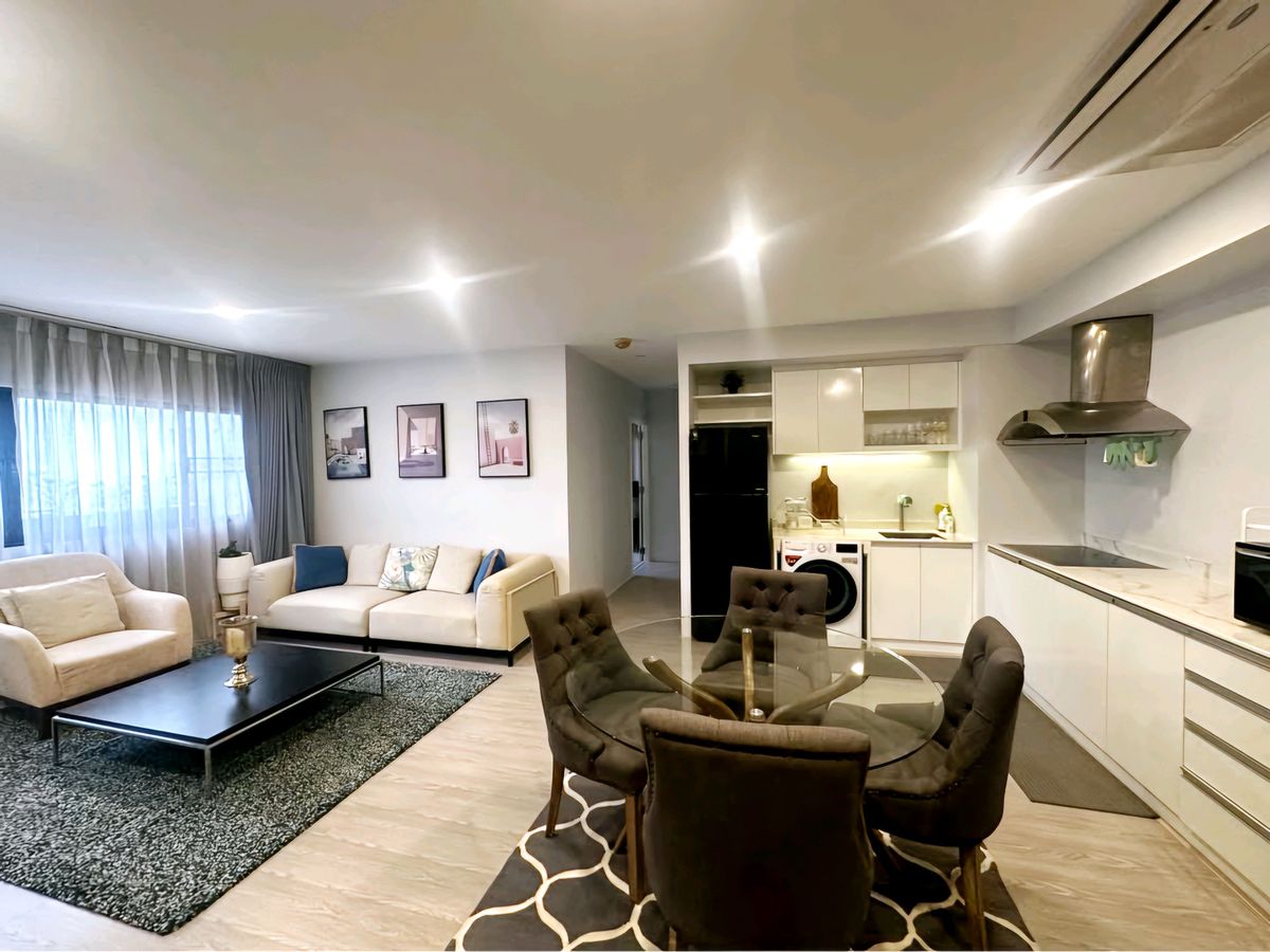 For RentCondoWitthayu, Chidlom, Langsuan, Ploenchit : ✨ Rent a luxury 2 bed, large size 98 sq.m. ✨ In the heart of Chidlom, near BTS, just 5 minutes! 🚆🌿 The garden view is very quiet! Solid Place Condominium | 40,000/month