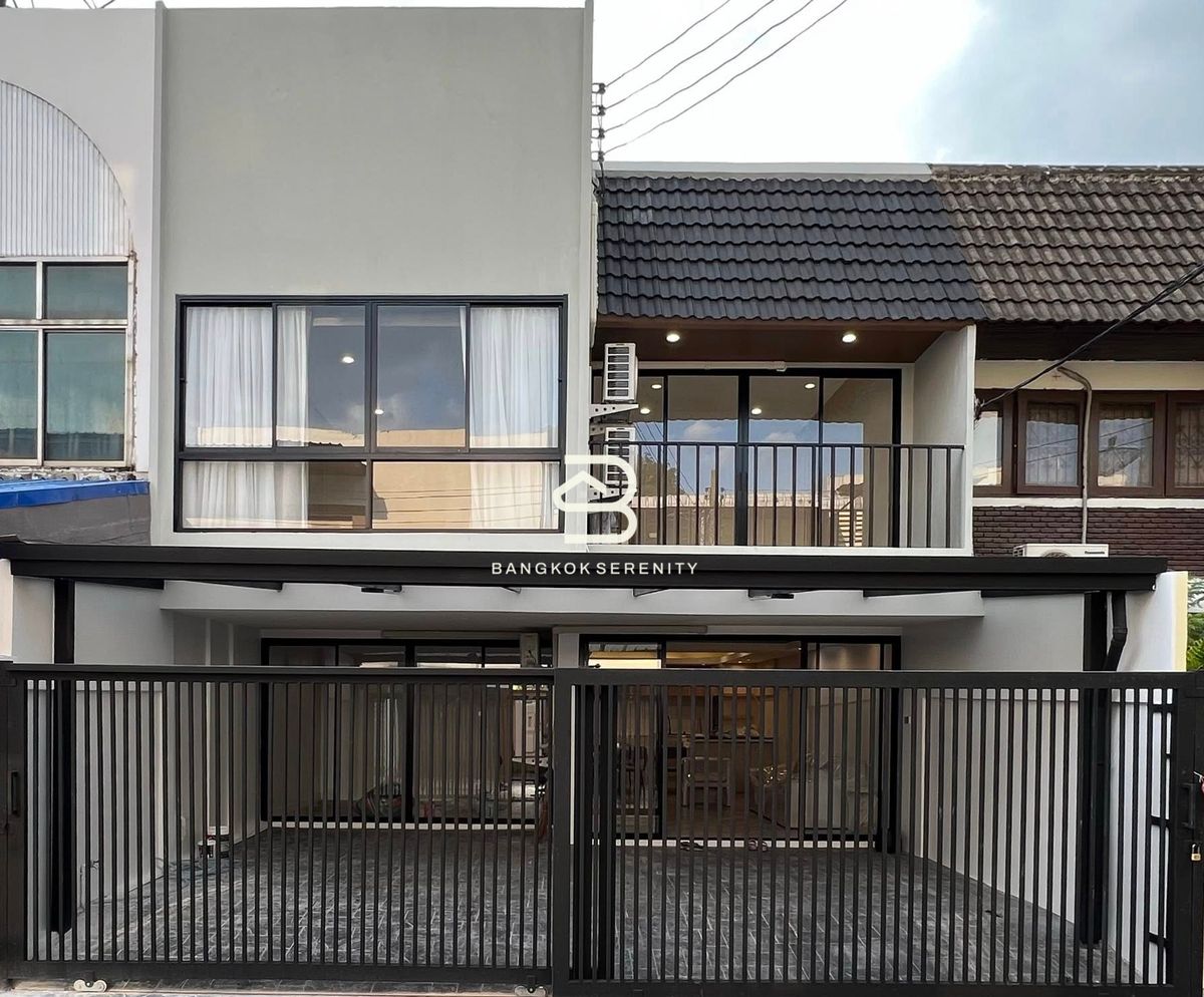 ทาวน์โฮมอ่อนนุช อุดมสุข : Stand Alone Townhouse for rent at Sukhumvit-Ekamai 