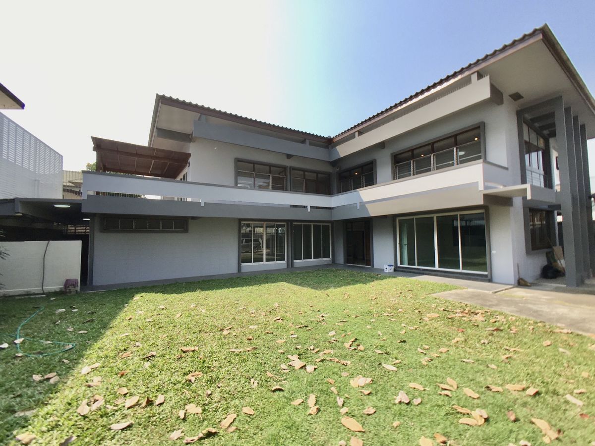 ให้เช่าร้านค้า/ตลาดนัดสุขุมวิท อโศก ทองหล่อ : ปล่อยเช่า บ้านเดี่ยว 164 ตารางวา สำหรับทำธุรกิจ ย่าน สุขุมวิท - ปรีดี , กรุงเทพมหานคร , ที่จอดรถ 8 คัน , จดทะเบียนบริษัท เช่าทำร้านค้าเชิงพาณิชย์ได้ “Open Business Idea”