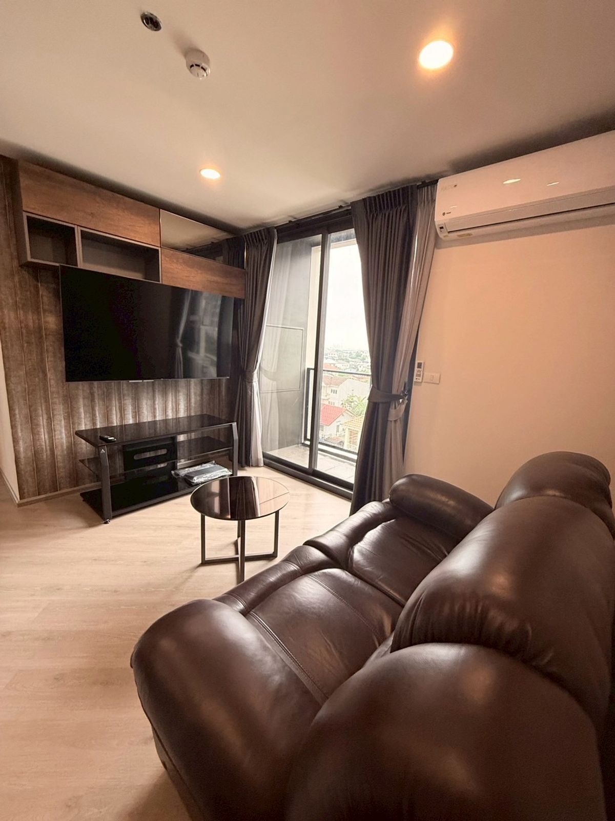 ให้เช่าคอนโดวิภาวดี ดอนเมือง หลักสี่ : ปล่อยเช่า เดอะ เบส สะพานใหม่ ห้องมุม (ไม่ติดฝั่งก่อสร้าง)