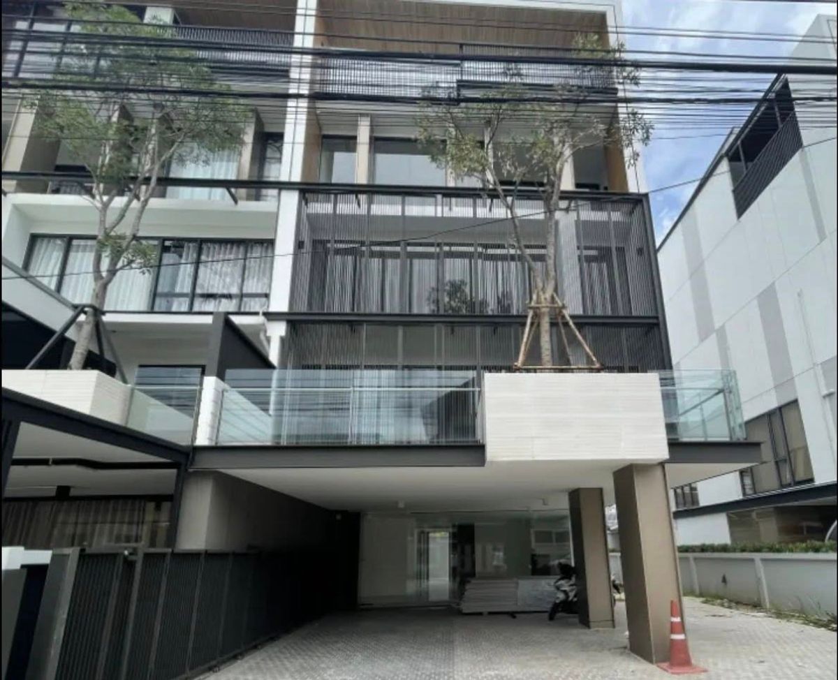 ให้เช่าโฮมออฟฟิศพระราม 9 เพชรบุรีตัดใหม่ RCA : The Element Rama 9