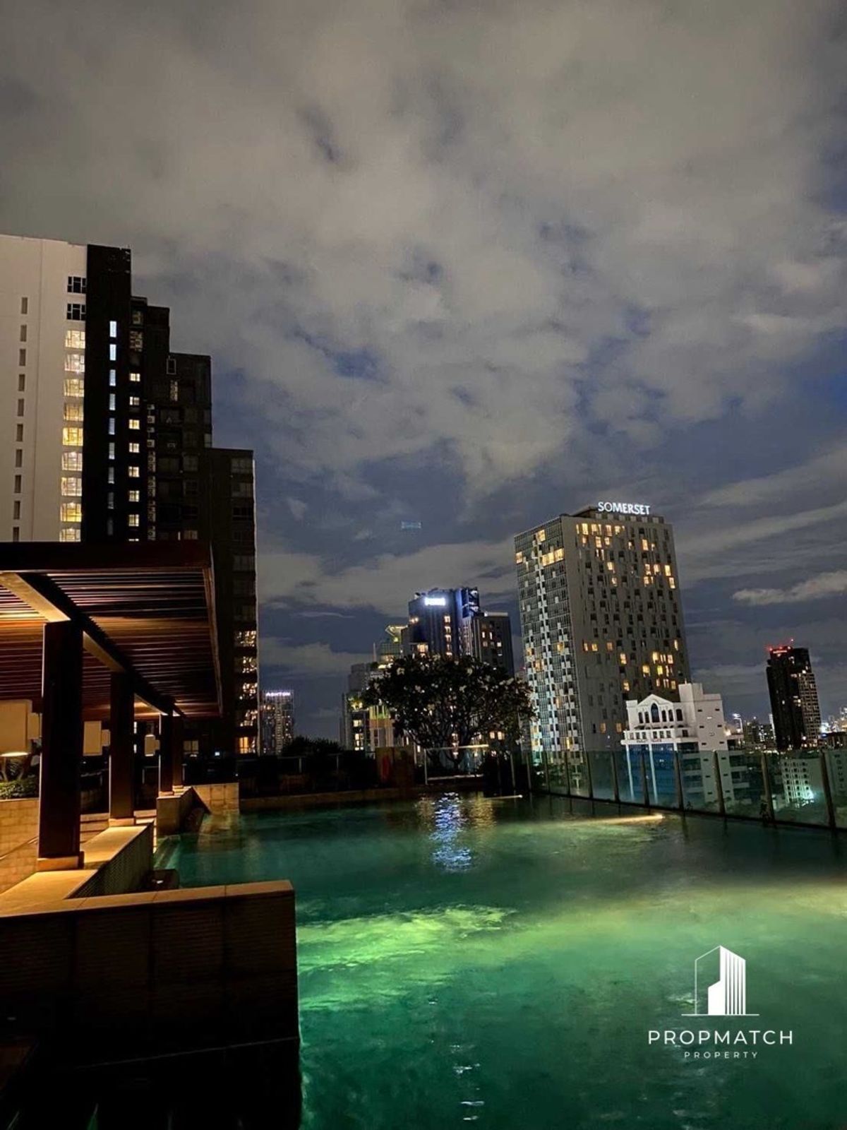 ให้เช่าคอนโดสุขุมวิท อโศก ทองหล่อ : ด่วนค่ะ 2 ห้องนอนราคาดีที่สุดในทองหล่อ !!