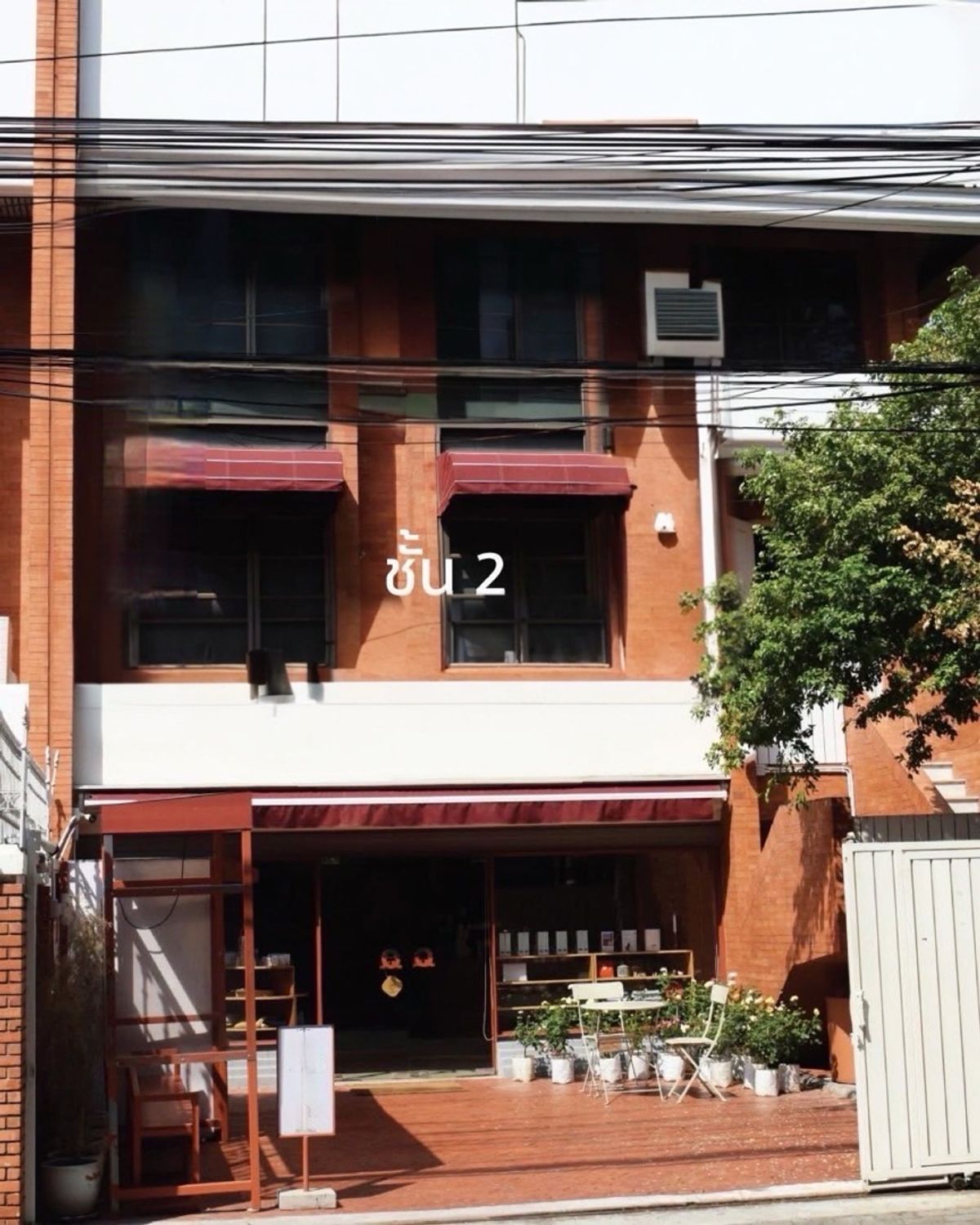 For RentShop HouseWitthayu, Chidlom, Langsuan, Ploenchit : ⭐️☀️🌈Good Deal! Space for Rent inside a Café on Ruamrudee Soi
Only 600m (9 mins walk) from BTS Phloen Chit! 38,000 THB/month