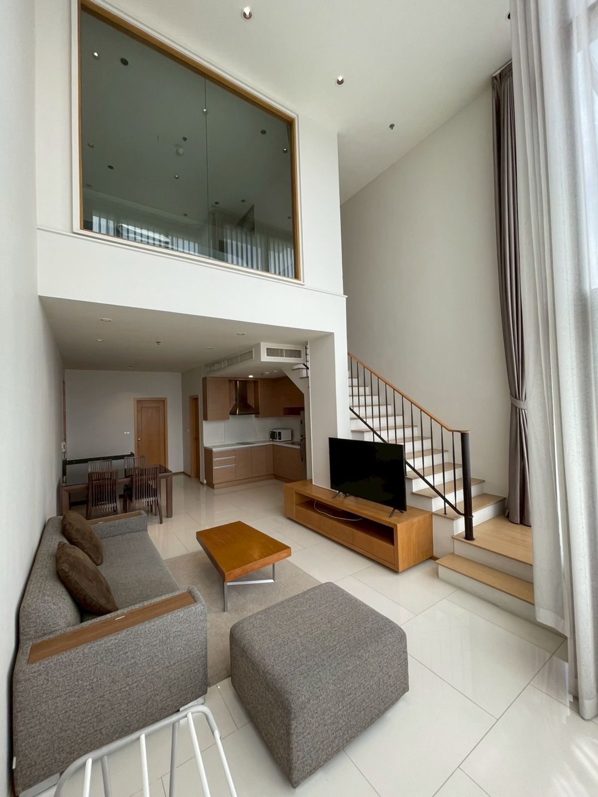 ให้เช่าคอนโดสุขุมวิท อโศก ทองหล่อ : ดิ เอ็มโพริโอ เพลส สุขุมวิท 24