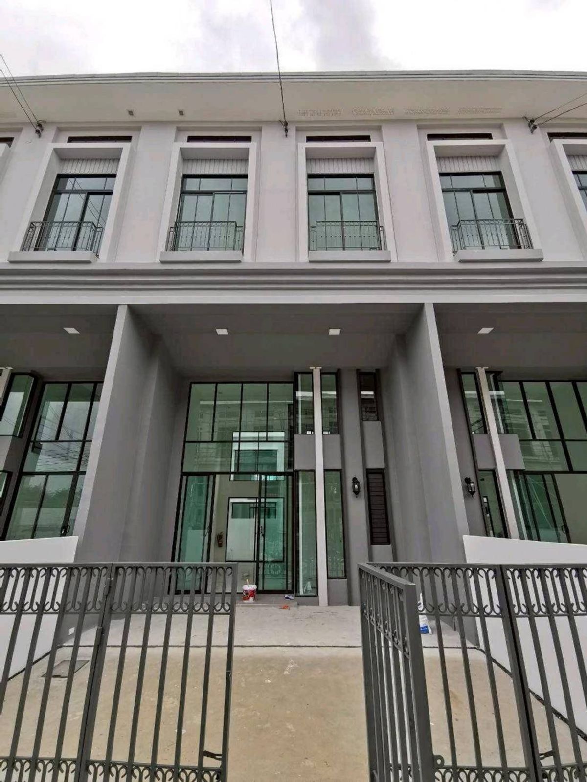 For RentTownhomeNawamin, Ramindra : Rent a Townhome, Pruksa Ville, Phahonyothin - Ram Inthra, near Big C Extra Ram Inthra for only 7 minutes.